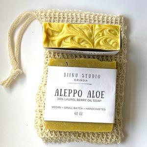 Aleppo Laurel Soap & Soap Saver: conditioning & gentle for sensitive skin